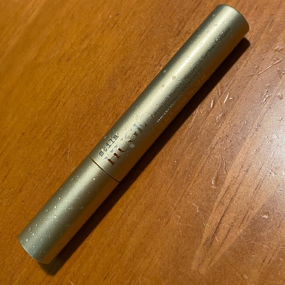 Stila HUGE Extreme Lash Mascara Waterproof - Picture 7 of 16